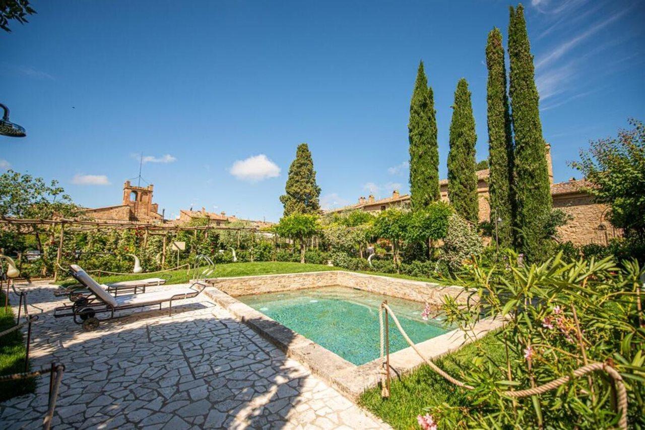 Palazzo Del Capitano Wellness E Relais Hotel San Quirico dʼOrcia Екстериор снимка